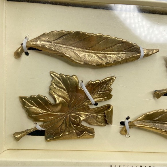 NWT Pottery Barn Falling Leaf Brushed Gold Placecard Holders - Picture 4 of 8